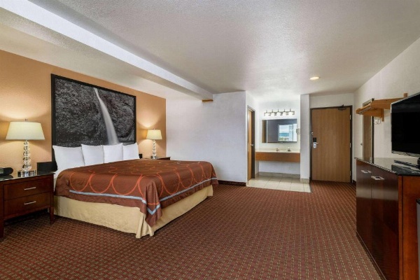 Super 8 by Wyndham The Dalles OR image 21