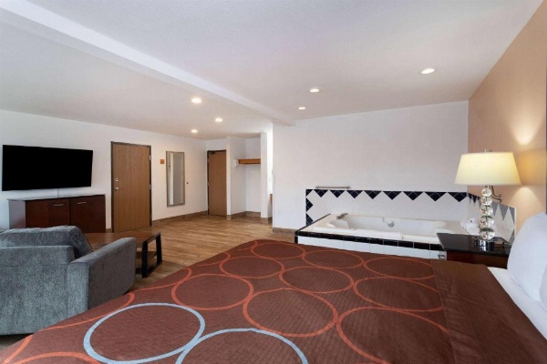 Super 8 by Wyndham The Dalles OR image 23